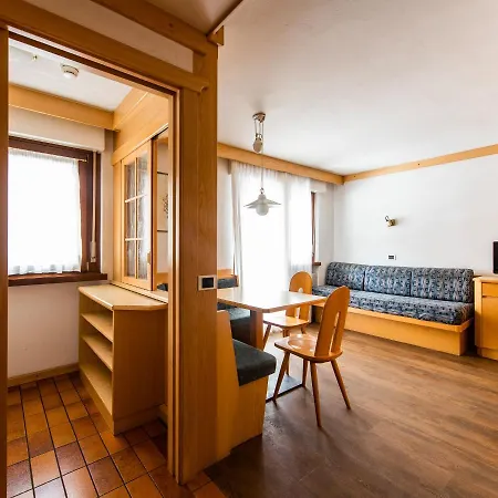 Contrin Aparthotel