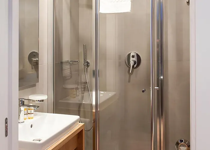 Contrin Канацеи