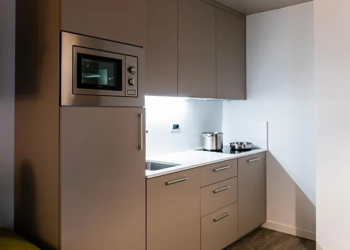 Contrin Aparthotel 3*