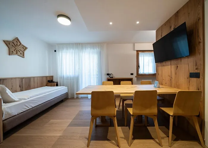 Contrin Aparthotel 3*