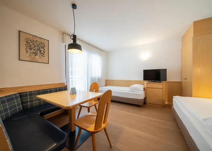 Contrin Aparthotel 3*