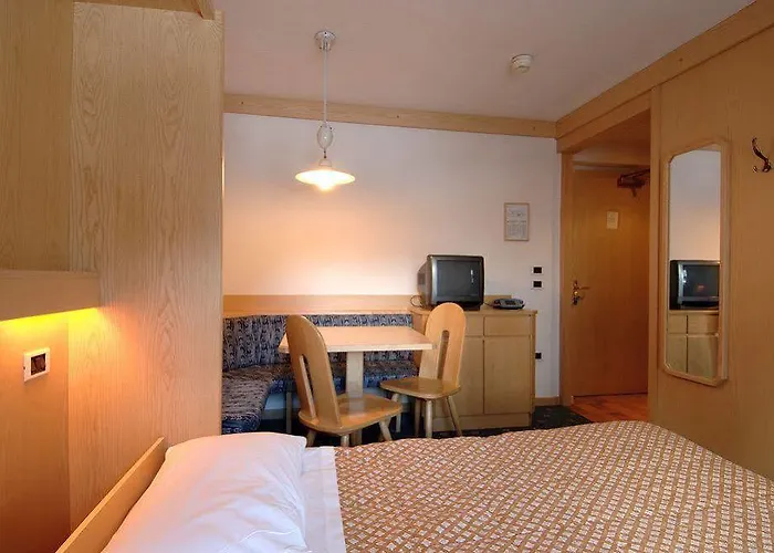 Contrin Aparthotel 3*